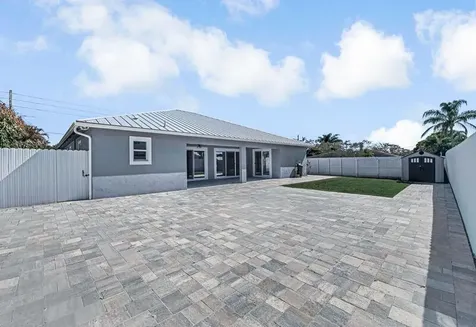 2092 Sw Airoso Boulevard Port Saint Lucie FL 34984