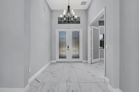 2092 Sw Airoso Boulevard Port Saint Lucie FL 34984