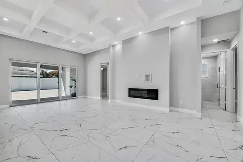 2092 Sw Airoso Boulevard Port Saint Lucie FL 34984