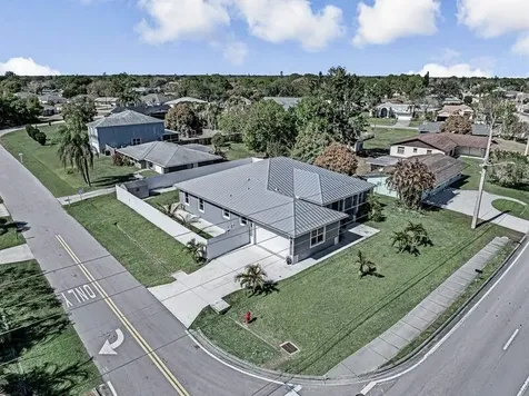 2092 Sw Airoso Boulevard Port Saint Lucie FL 34984