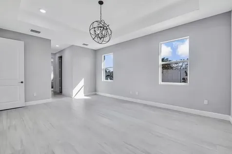 2092 Sw Airoso Boulevard Port Saint Lucie FL 34984