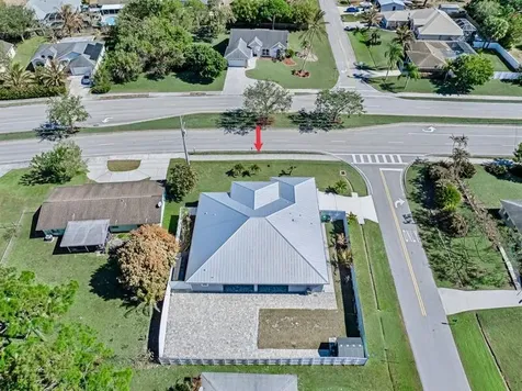 2092 Sw Airoso Boulevard Port Saint Lucie FL 34984