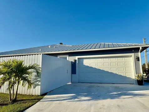 2092 Sw Airoso Boulevard Port Saint Lucie FL 34984