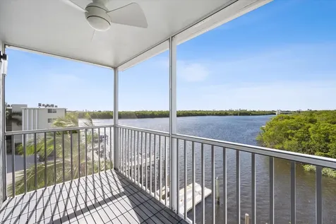 689 NE 6th Court Boynton Beach FL 33435