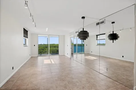 689 NE 6th Court Boynton Beach FL 33435