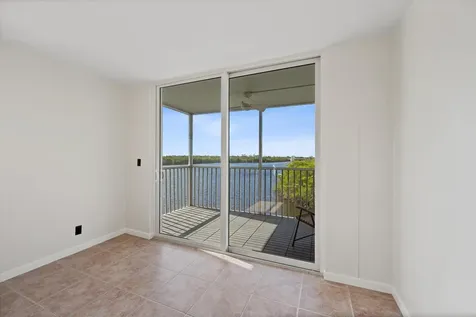 689 NE 6th Court Boynton Beach FL 33435
