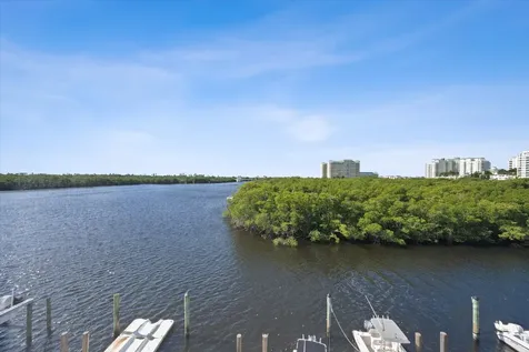 689 NE 6th Court Boynton Beach FL 33435