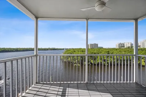 689 NE 6th Court Boynton Beach FL 33435