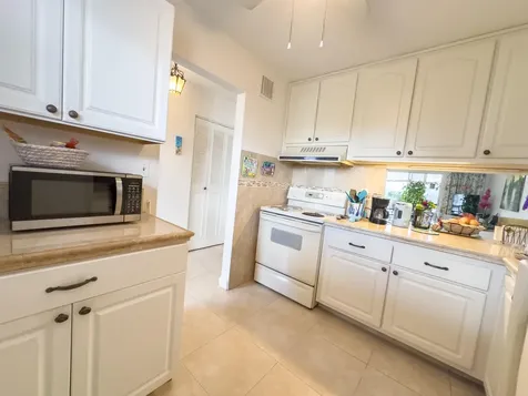 2534 Garden Drive Lake Worth FL 33461