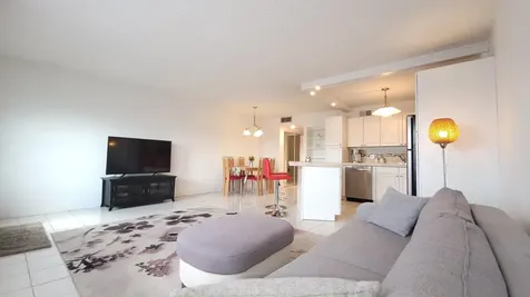 405 Southampton A West Palm Beach FL 33417