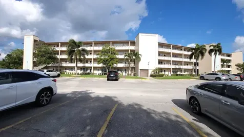 405 Southampton A West Palm Beach FL 33417