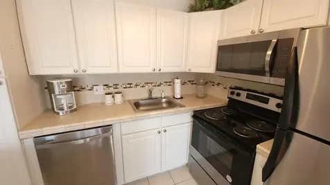 405 Southampton A West Palm Beach FL 33417