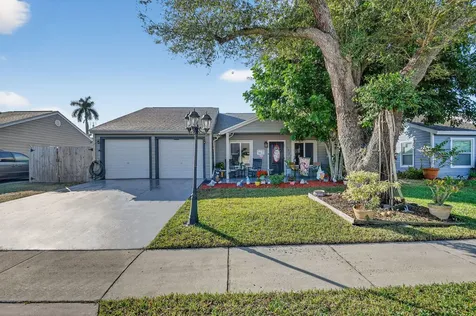 7767 Blairwood Circle Lake Worth FL 33467