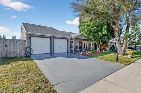 7767 Blairwood Circle Lake Worth FL 33467
