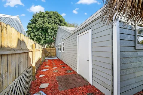 7767 Blairwood Circle Lake Worth FL 33467