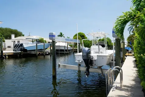 643 Pilot Road North Palm Beach FL 33408