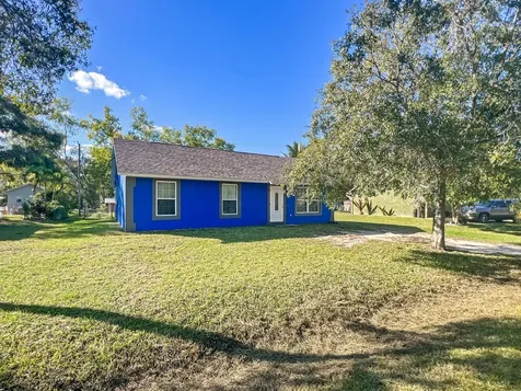 48 N Oak Street Fellsmere FL 32948