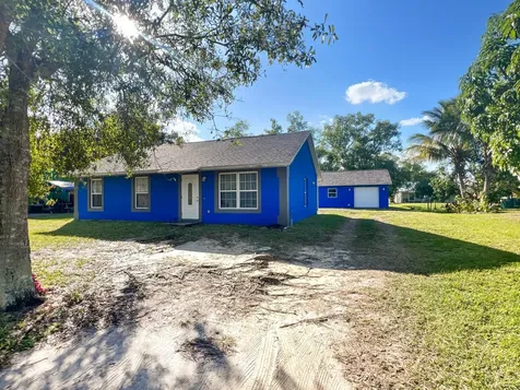 48 N Oak Street Fellsmere FL 32948