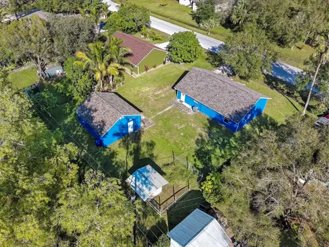 48 N Oak Street Fellsmere FL 32948