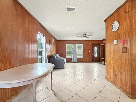 48 N Oak Street Fellsmere FL 32948