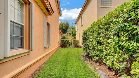 10641 Willow Oak Court Wellington FL 33414