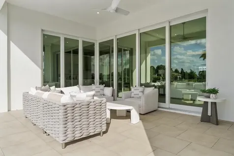 106 Se Via San Marino Port Saint Lucie FL 34984
