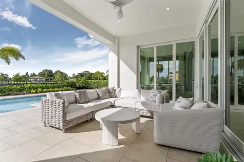 106 Se Via San Marino Port Saint Lucie FL 34984