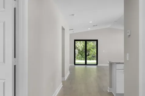 31 Flores Del Norte Fort Pierce FL 34951