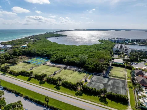 579 Ne Plantation Road Stuart FL 34996