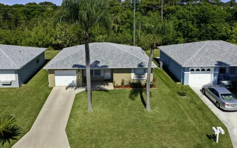 5680 Travelers Way Fort Pierce FL 34982