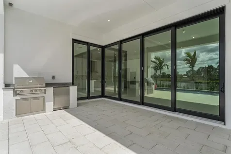 207 Se Bella Strano Port Saint Lucie FL 34984