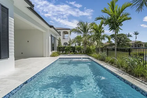 207 Se Bella Strano Port Saint Lucie FL 34984