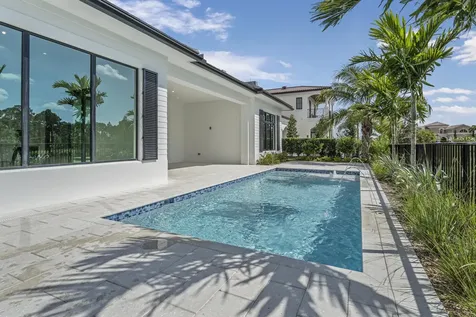 207 Se Bella Strano Port Saint Lucie FL 34984