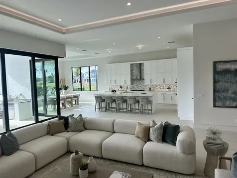 207 Se Bella Strano Port Saint Lucie FL 34984