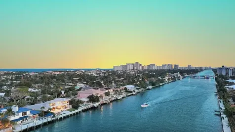 4555 W Tradewinds Avenue Lauderdale By The Sea FL 33308