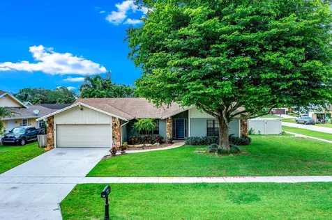 574 Juniper Place Wellington FL 33414