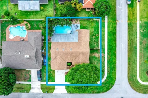 574 Juniper Place Wellington FL 33414