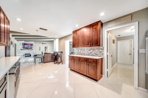 574 Juniper Place Wellington FL 33414