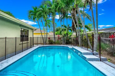 574 Juniper Place Wellington FL 33414