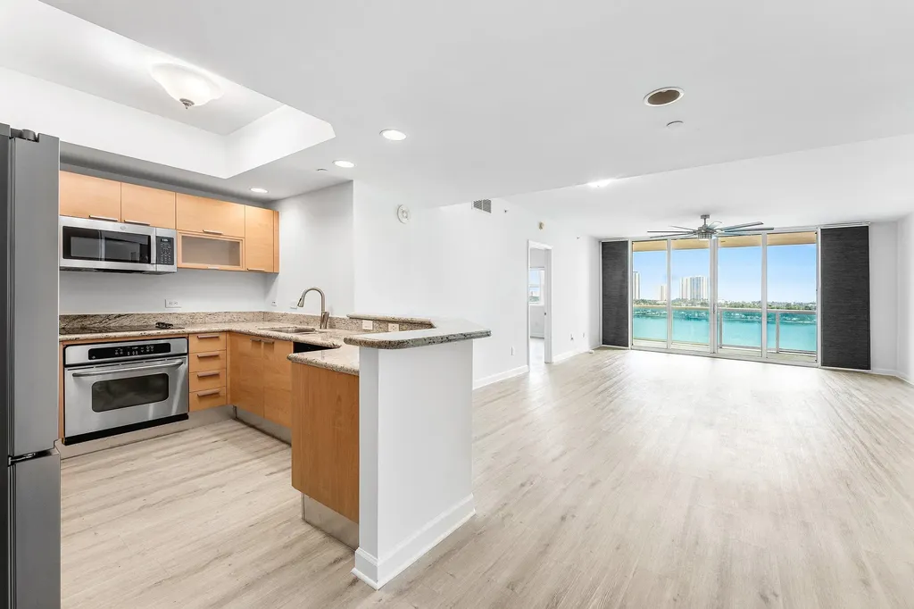 2640 Lake Shore Drive Riviera Beach FL 33404