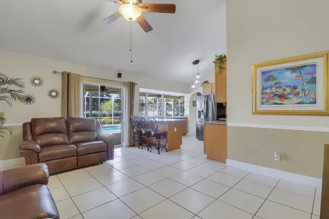 2374 Sw Chateau Terrace Port Saint Lucie FL 34953