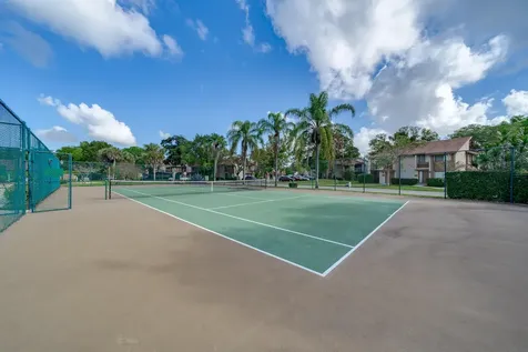 208 Wimbledon Lake Drive Plantation FL 33324