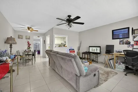16 Sussex A West Palm Beach FL 33417