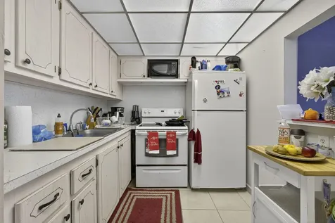 16 Sussex A West Palm Beach FL 33417