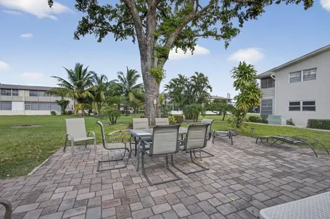 16 Sussex A West Palm Beach FL 33417