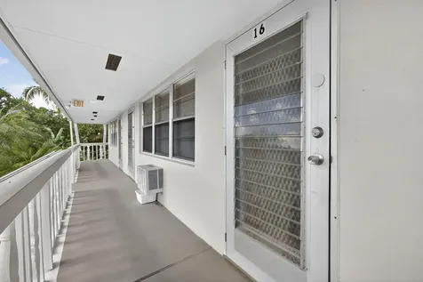 16 Sussex A West Palm Beach FL 33417
