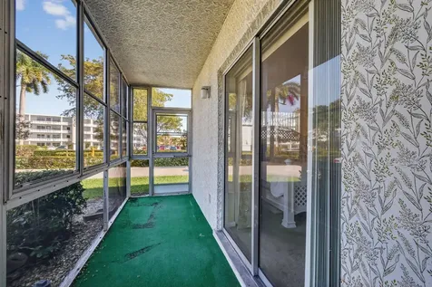 113 Windsor F West Palm Beach FL 33417
