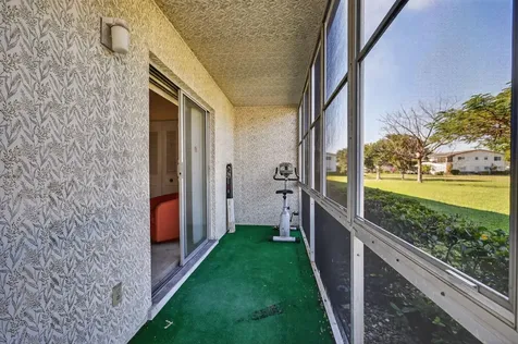 113 Windsor F West Palm Beach FL 33417