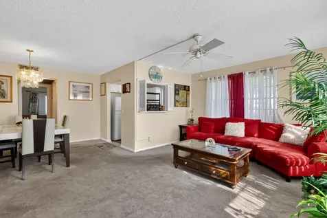 113 Windsor F West Palm Beach FL 33417