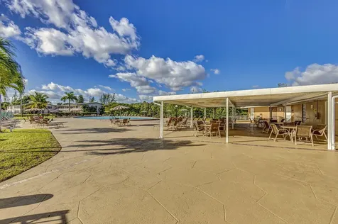113 Windsor F West Palm Beach FL 33417